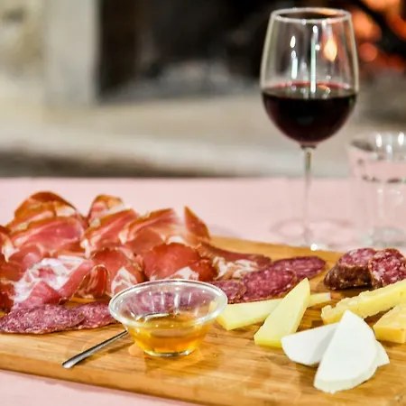 La Valle Dei Bronzetti ファームステイ