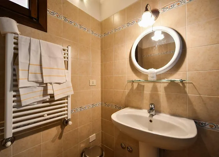 La Valle Dei Bronzetti مزرعة للإقامة كاشا