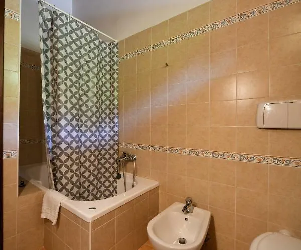 مزرعة للإقامة La Valle Dei Bronzetti